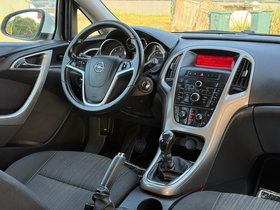 2013 Модел Opel Astra Дизел Рачен Менувач Караван 211.120 км - На Продажба | Фотографија 14
