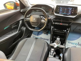 2021 Модел Peugeot 2008 Дизел Автоматски Менувач SUV - Кросовер 127.000 км - На Продажба | Фотографија 11