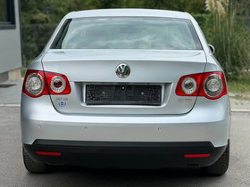 2007 Модел Volkswagen Jetta Дизел Рачен Менувач Седан - На Продажба | Фотографија 5