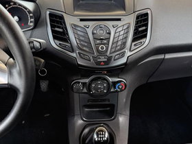 2016 Модел Ford Fiesta Дизел Рачен Менувач Хечбек 176.000 км - На Продажба | Фотографија 12