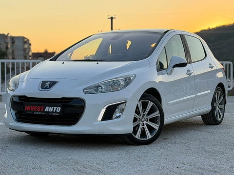 2012 Модел Peugeot 308 Дизел Рачен Менувач Хечбек - На Продажба | Фотографија 1