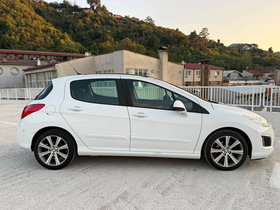 2012 Модел Peugeot 308 Дизел Рачен Менувач Хечбек - На Продажба | Фотографија 7
