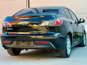 2011 Модел Mazda 3 Дизел Рачен Менувач Хечбек 167.000 км - На Продажба | Фотографија 3