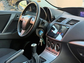2011 Модел Mazda 3 Дизел Рачен Менувач Хечбек 167.000 км - На Продажба | Фотографија 13
