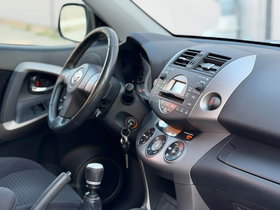 2009 Модел Toyota RAV4 Дизел Рачен Менувач SUV - Кросовер 207.000 км - На Продажба | Фотографија 14
