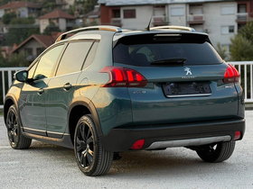 2017 Модел Peugeot 2008 Дизел Рачен Менувач SUV - Кросовер - На Продажба | Фотографија 4