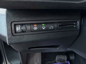 2021 Модел Peugeot 3008 Дизел Автоматски Менувач SUV - Кросовер 163.000 км - На Продажба | Фотографија 17