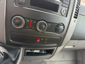 2018 Модел Mercedes-Benz Sprinter Panel Van Дизел Рачен Менувач Панелван - Ван 180.000 км - На Продажба | Фотографија 19