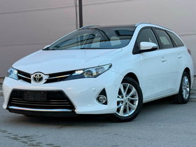 2015 Модел Toyota Auris Дизел Рачен Менувач Караван 247.000 км - На Продажба