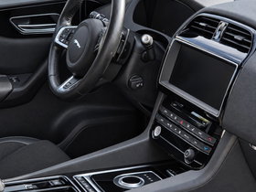 2016 Модел Jaguar F-Pace Дизел Автоматски Менувач SUV - Кросовер 200.000 км - На Продажба | Фотографија 8