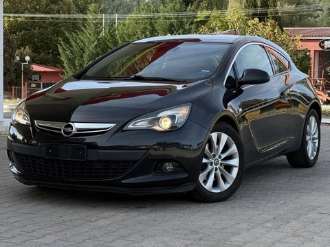2013 Модел Opel Astra Дизел Рачен Менувач Хечбек 179.800 км - На Продажба | Фотографија 1