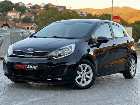 2013 Модел Kia Rio Дизел Рачен Менувач Хечбек 143.000 км - На Продажба | Фотографија 1