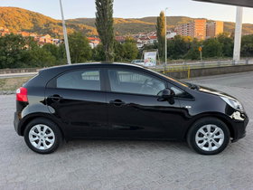 2013 Модел Kia Rio Дизел Рачен Менувач Хечбек 143.000 км - На Продажба | Фотографија 7