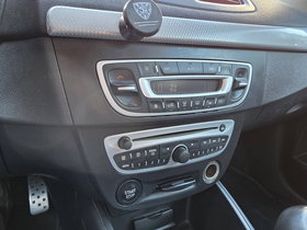 2012 Модел Renault Fluence Дизел Рачен Менувач Седан 182.000 км - На Продажба | Фотографија 9